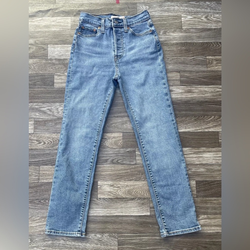 Levi’s wedgie straight jeans